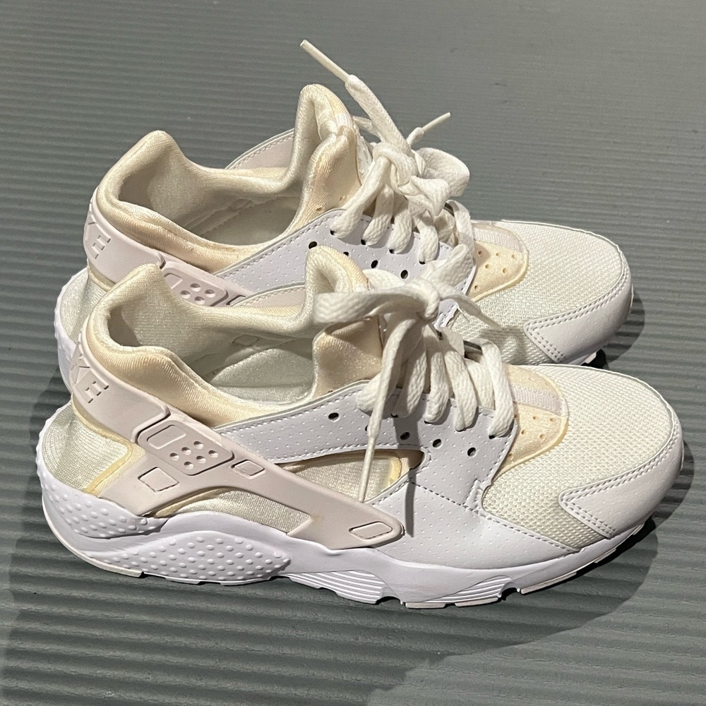 Nike Huarache NWOT
